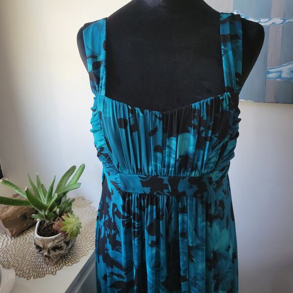 Connected Apparel Size 12 Blue Floral Chiffon Maxi Dress w/ Slit & Built-in Bra - Picture 3 of 9